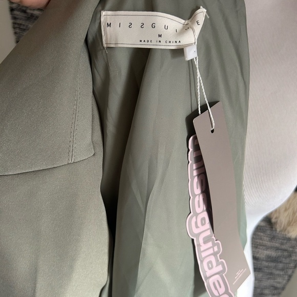 MISSGUIDED closure clasp front mint blazer size M NWT - Picture 4 of 5